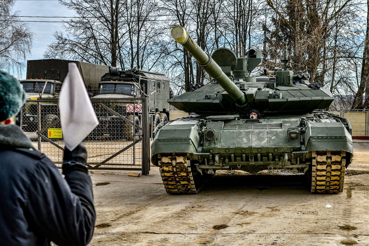 Nong: Nga gui them 200 xe tang T-90M cuc hien dai toi Ukraine-Hinh-7