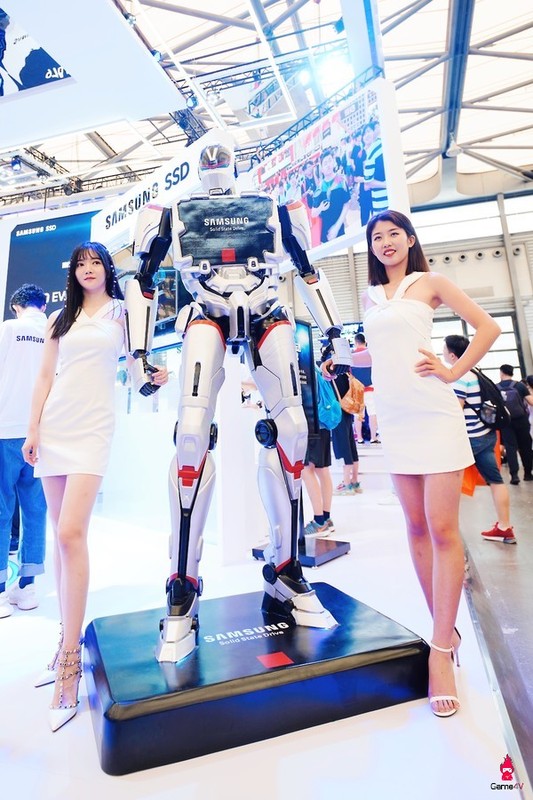 Mat dan show girl ho hang, trien lam ChinaJoy con gi?-Hinh-9