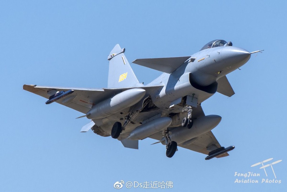 Do suc J-10C va F-16V: Tiem kich Trung Quoc khong co cua thang?-Hinh-14