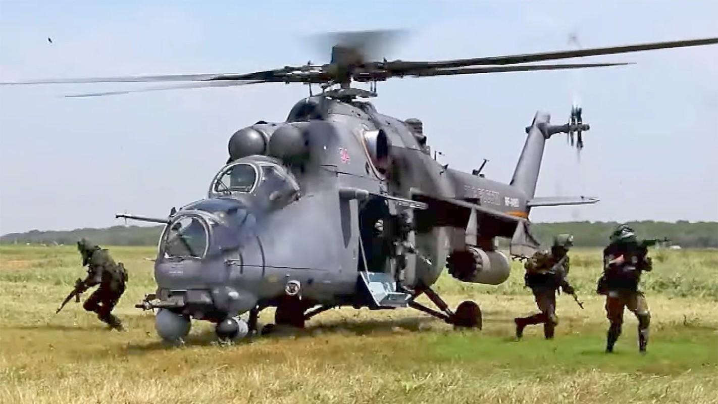 E che o chien truong Syria, truc thang Mi-35M lap tuc bi thay the-Hinh-9