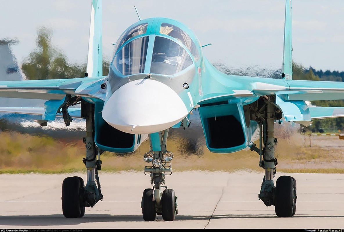 Cho Su-34 tap ha canh tren duong cao toc, Nga co toan tinh gi?-Hinh-23