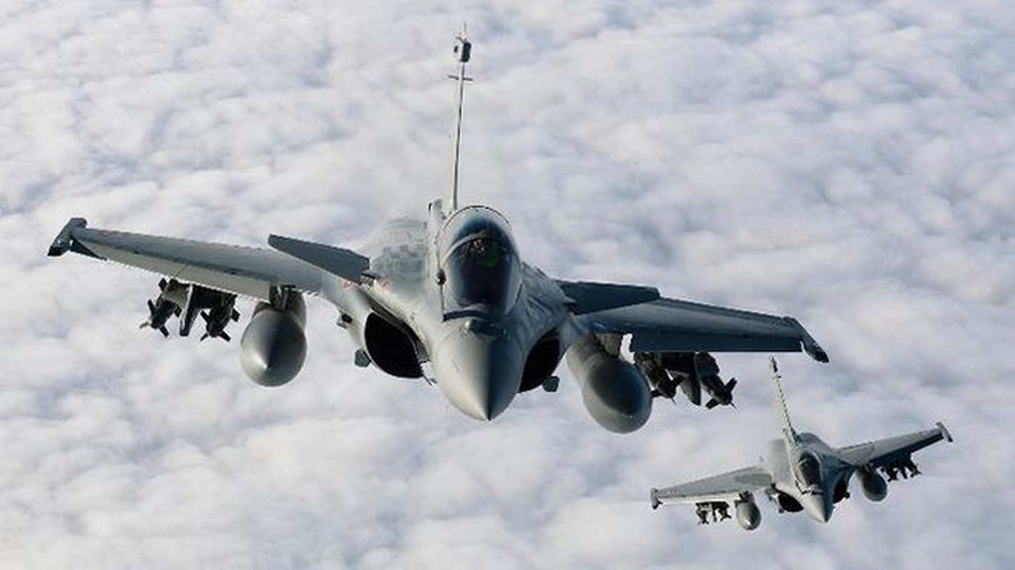 Giua thoi dai tiem kich the he 5, may bay Rafale lieu co 