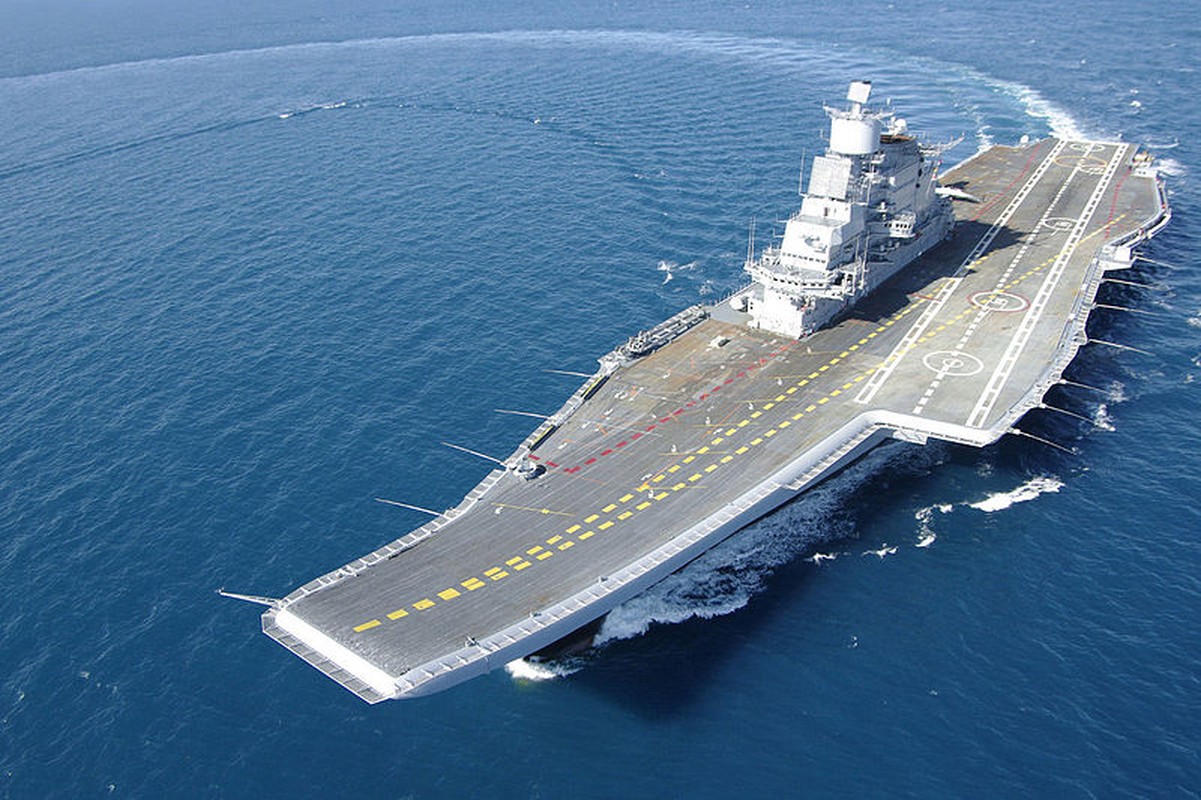 Tau san bay Vikramaditya lam 