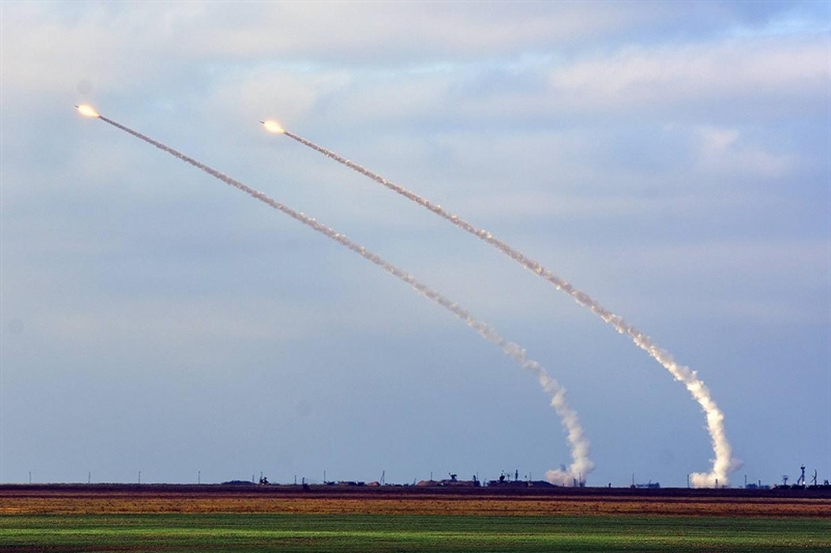 Ukraine lien tiep khai hoa S-300 va Buk-M1 sat Crimea lam gi?-Hinh-5