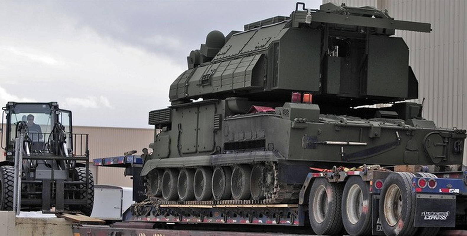 Ten lua Pantsir-S1 thuc chien qua te, Nga tang cuong Tor-M2U 