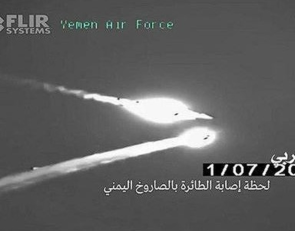 Den luot may bay Trung Quoc tro thanh nan nhan cua ten lua R-27T trong tay Houthi-Hinh-25