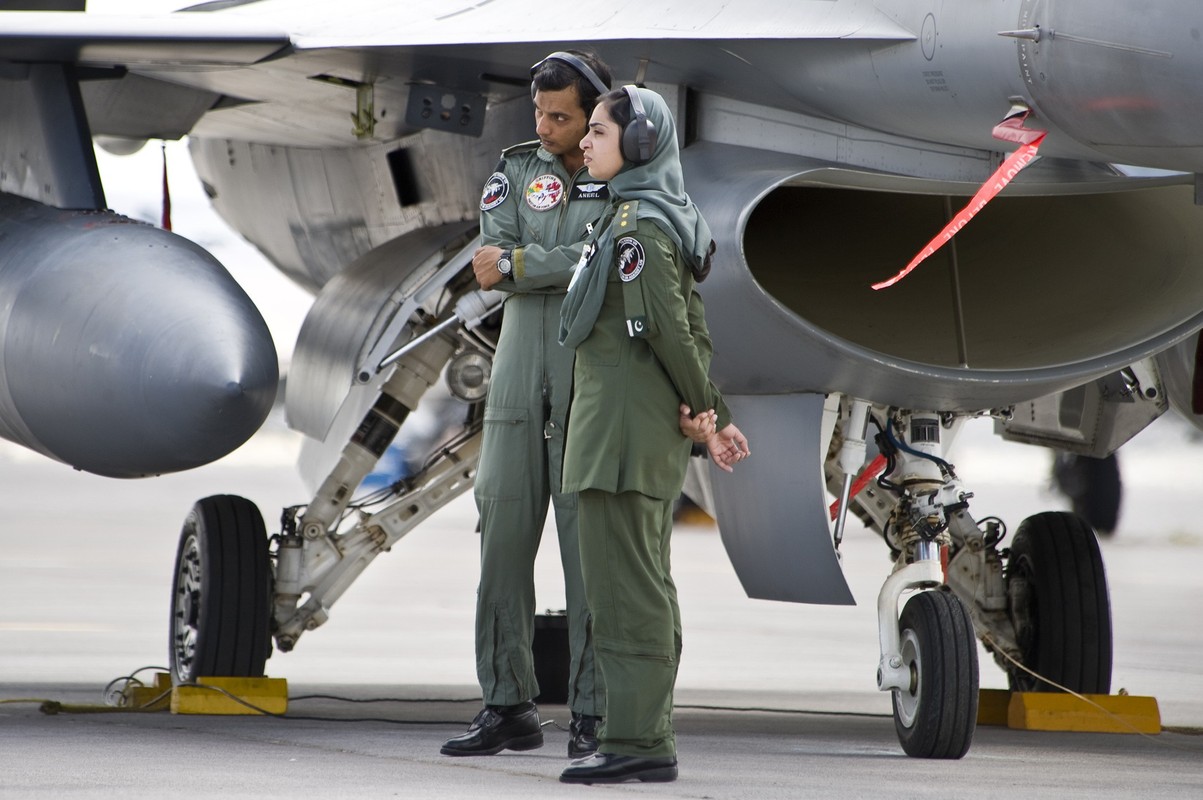 Dung tiem kich F-16 ban roi may bay An Do, Pakistan khien My 