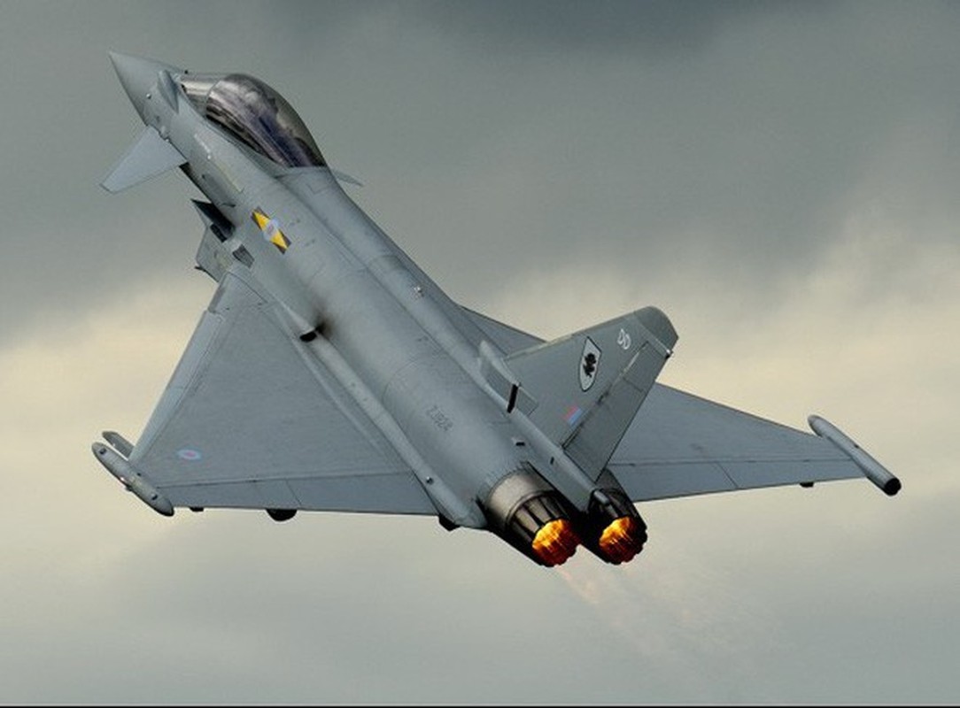 Bi S-400 o Syria khoa chat, may bay Eurofighter Typhoon NATO cong duoi bo chay?-Hinh-5
