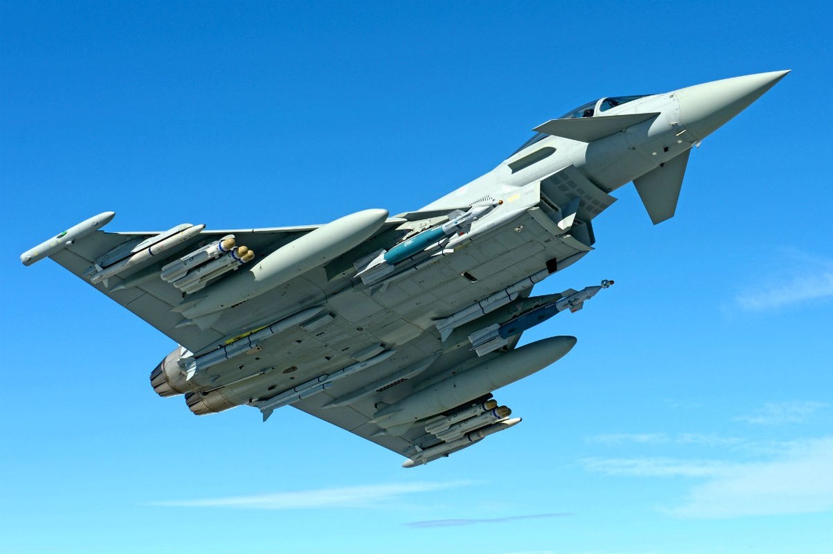 Bi S-400 o Syria khoa chat, may bay Eurofighter Typhoon NATO cong duoi bo chay?-Hinh-7