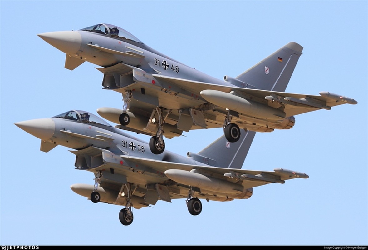 Duc chi nui tien nang cap tiem kich Typhoon, quyet doi dau Su-35 Nga-Hinh-2