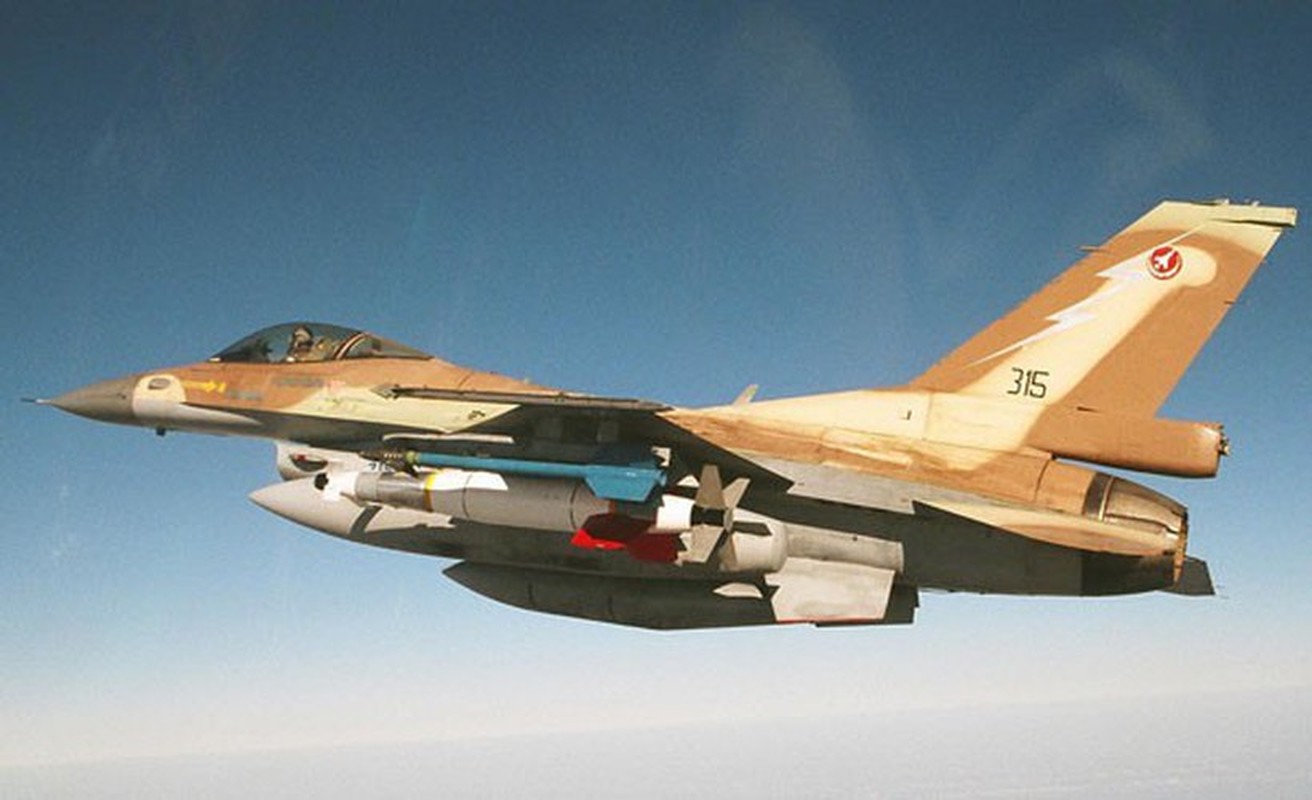 Bi S-300PM Syria de doa, tiem kich F-16 Israel bo chay thuc mang?-Hinh-10