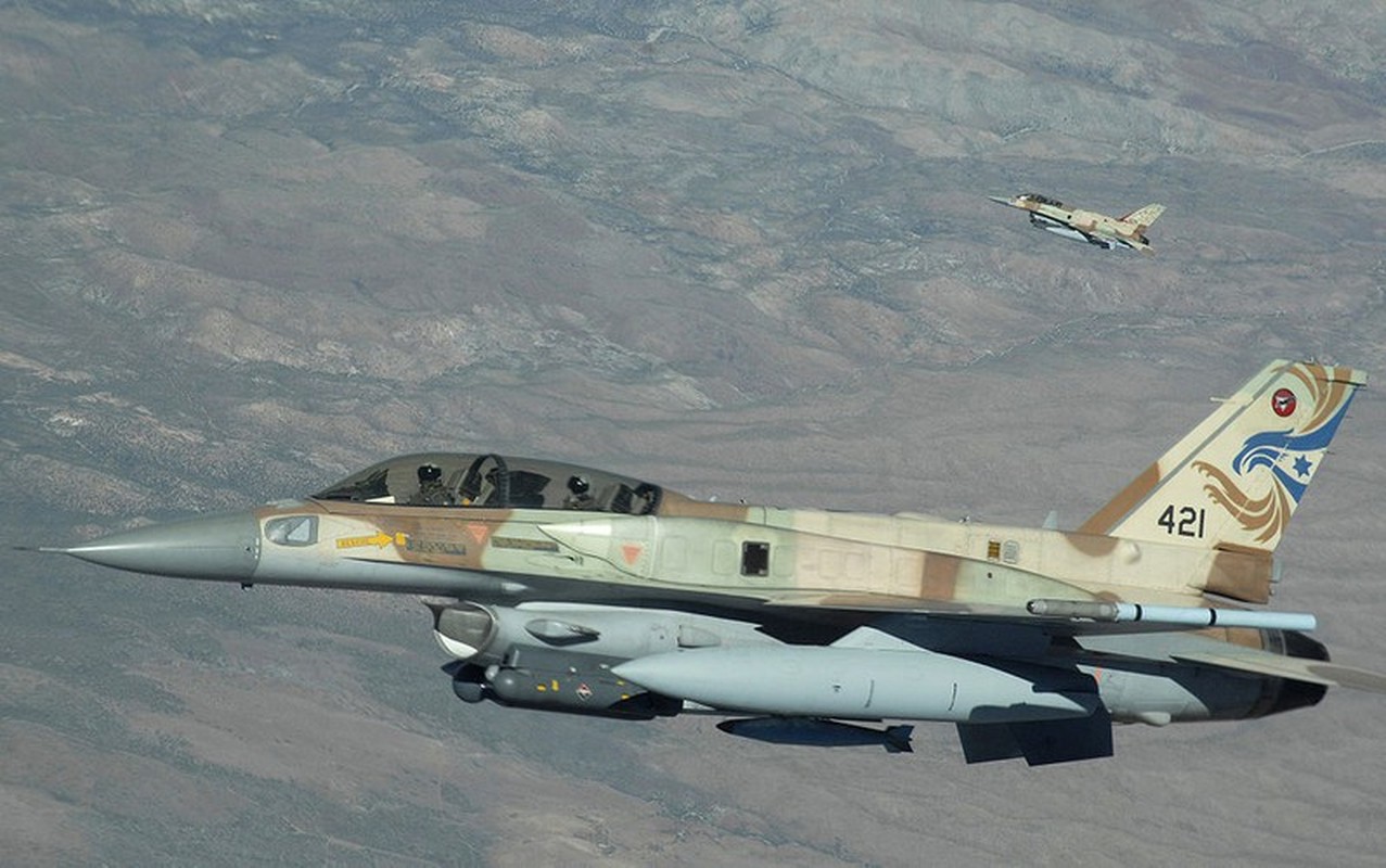 Bi S-300PM Syria de doa, tiem kich F-16 Israel bo chay thuc mang?-Hinh-7