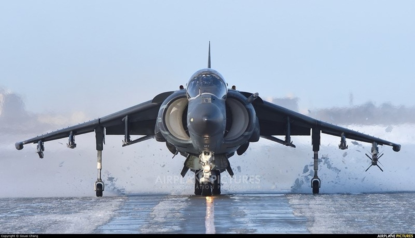 Cuong kich ha canh thang dung AV-8B Harrier My dieu den sat Iran manh co nao?-Hinh-3