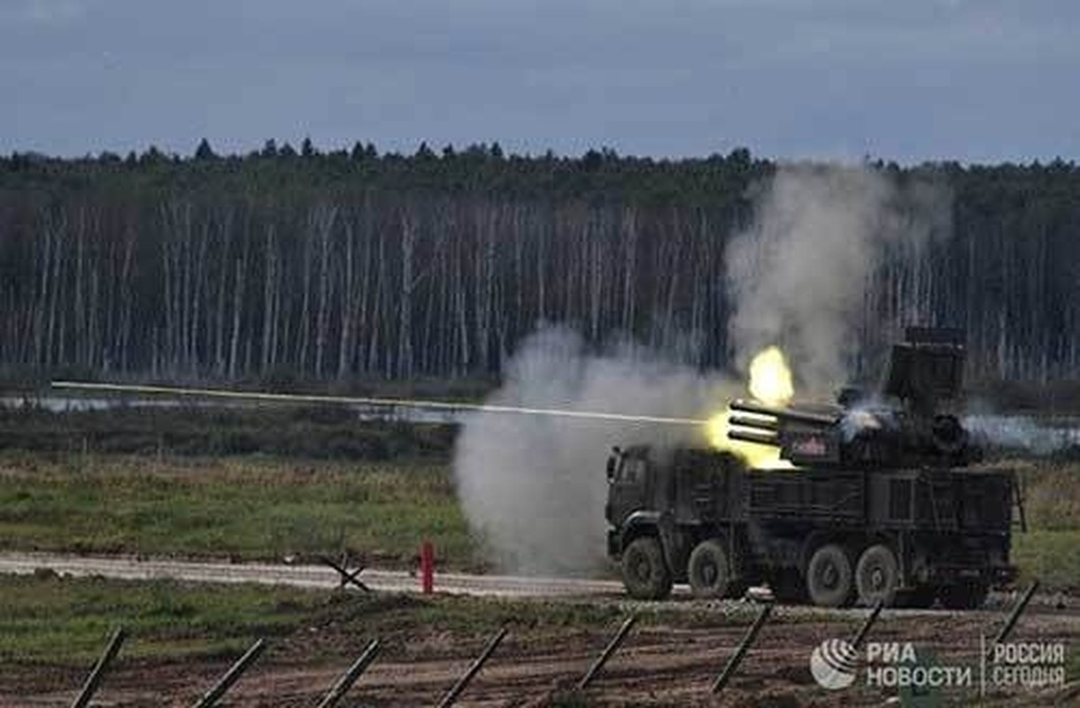 Pantsir-SM cua Nga mang gan 100 ten lua danh chan: Sat thu UAV chinh hieu-Hinh-6