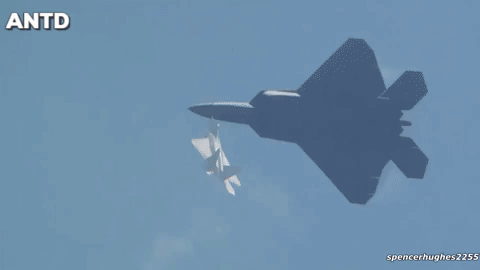 My dua phi doi F-22 Raptor ve nuoc... Iran tam thoat hiem nguy can ke?-Hinh-4