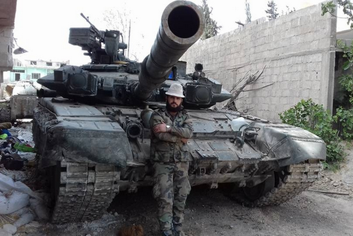 Phien quan HTS lay dau ra xe tang T-90 cuc manh de tan cong Syria?-Hinh-10