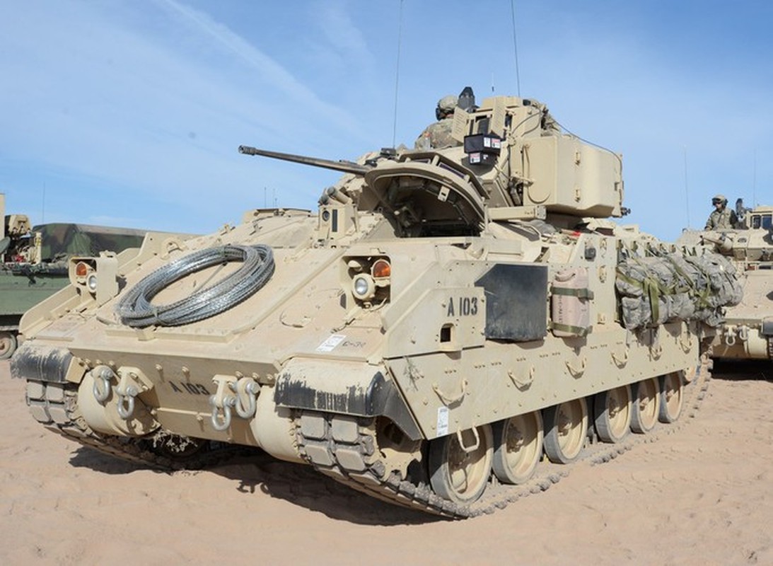 Sau xe tang M1A2 Abrams, My dua tiep xe chien dau M2 Bradley vao chien truong Syria-Hinh-11