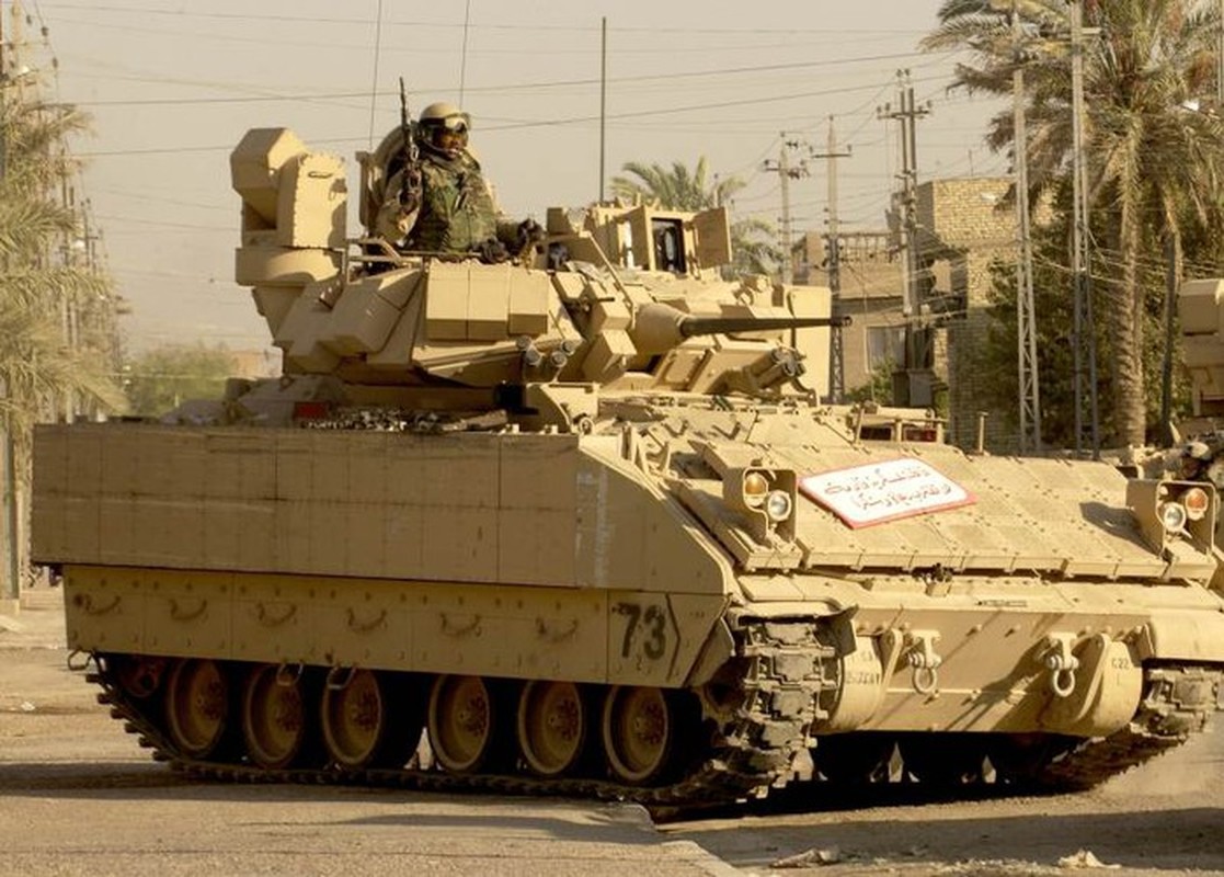 Sau xe tang M1A2 Abrams, My dua tiep xe chien dau M2 Bradley vao chien truong Syria-Hinh-4