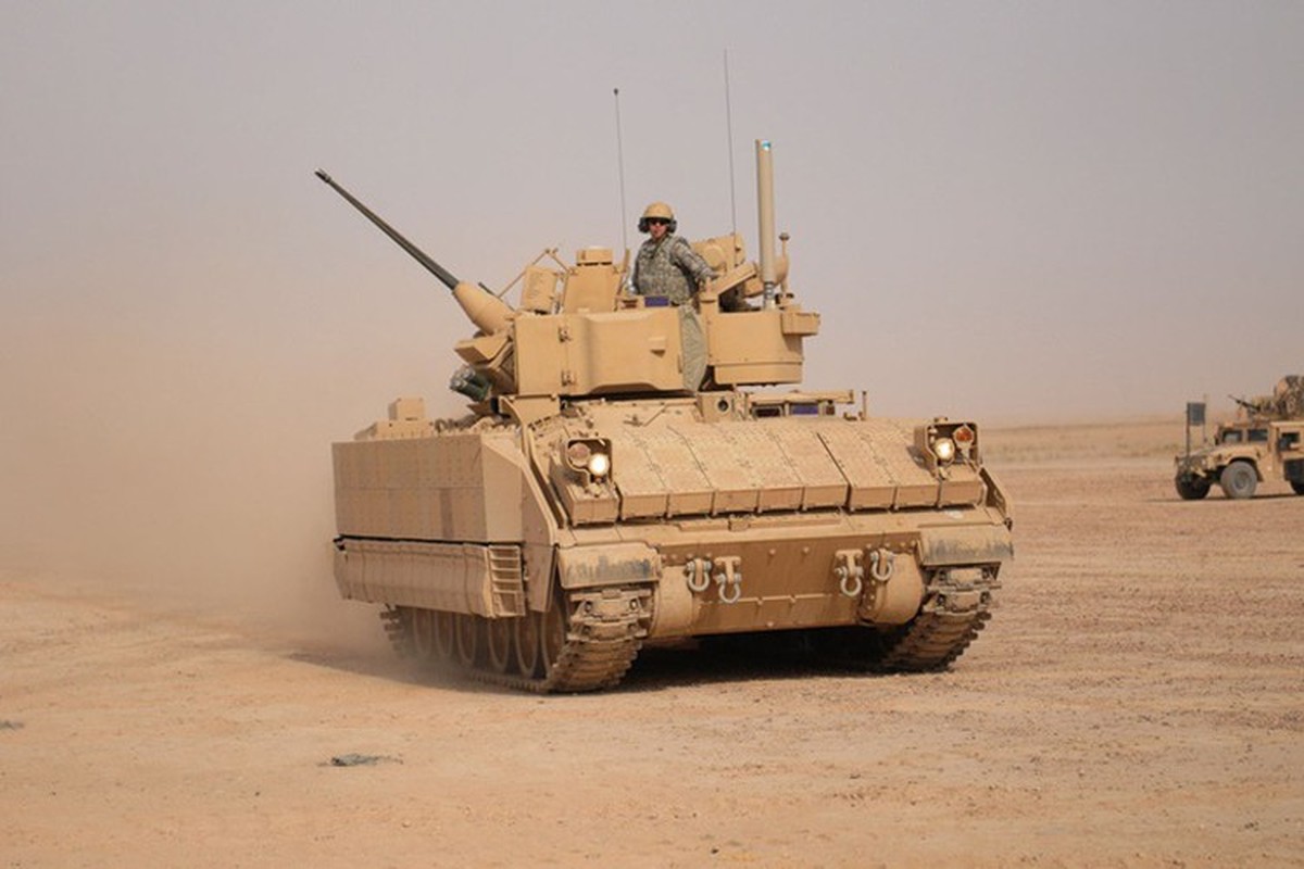 Sau xe tang M1A2 Abrams, My dua tiep xe chien dau M2 Bradley vao chien truong Syria-Hinh-8