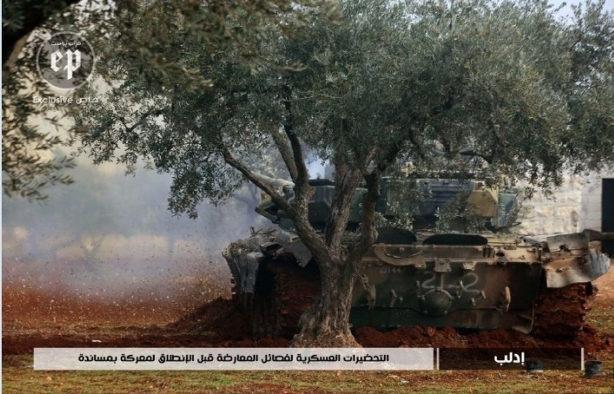 Phien quan HTS dung xe tang T-90A tan cong quan doi chinh phu Syria-Hinh-3