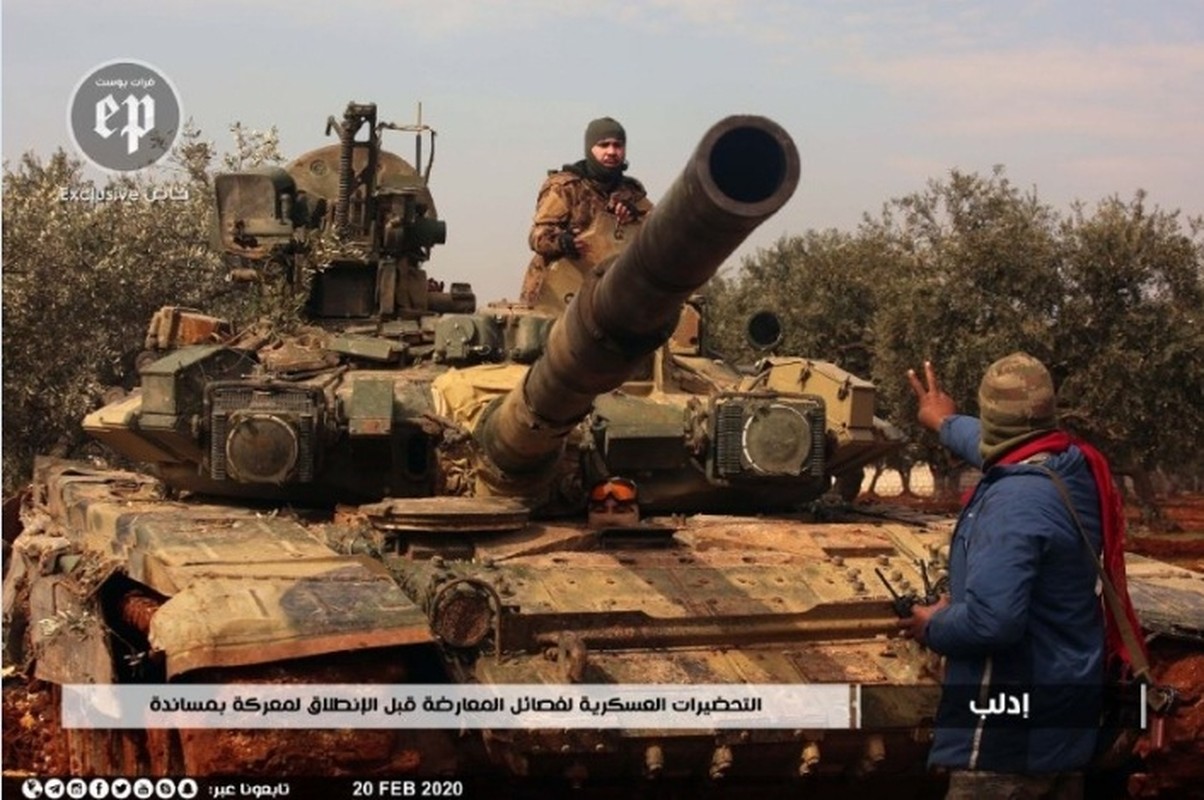 Phien quan HTS dung xe tang T-90A tan cong quan doi chinh phu Syria