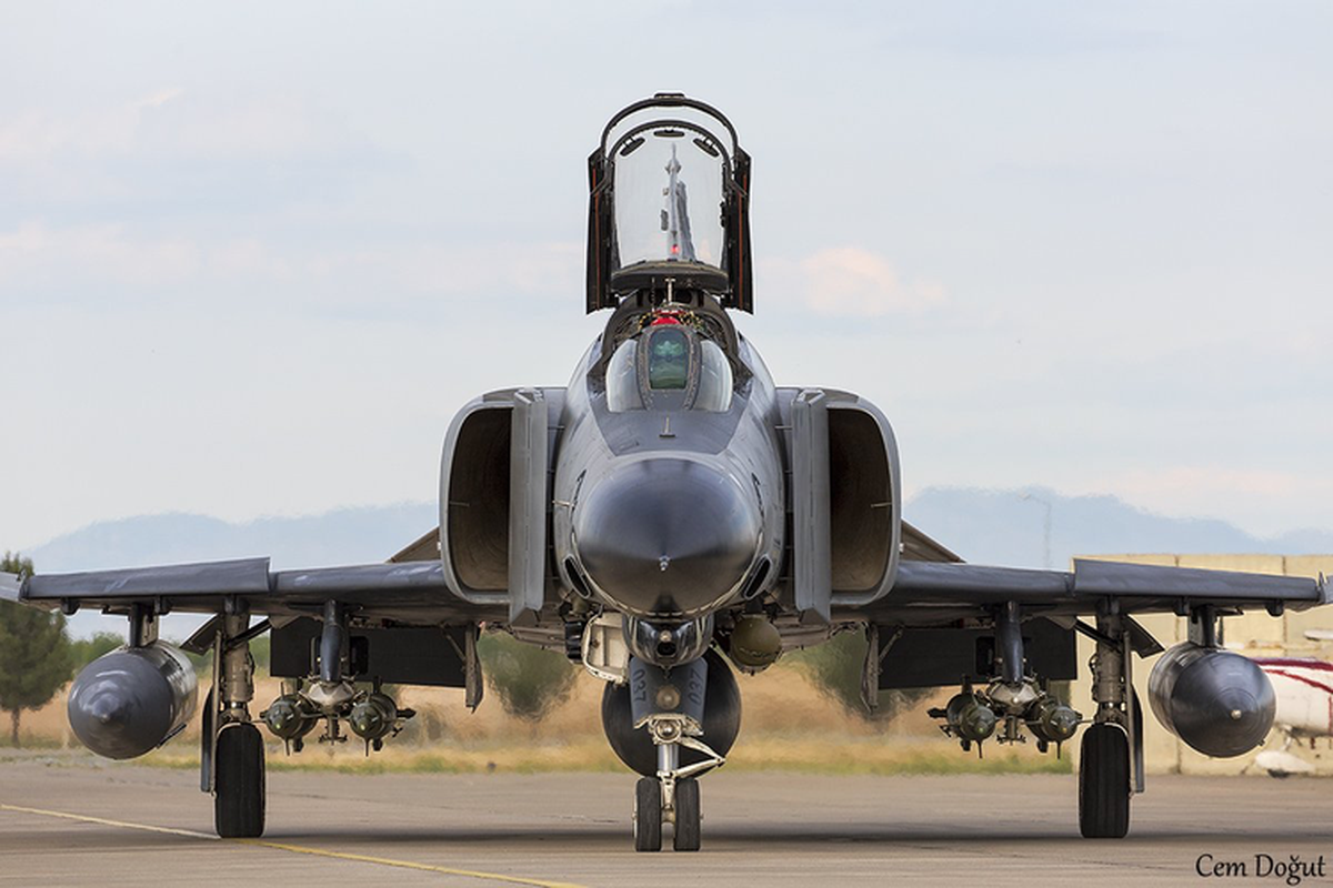 Tho Nhi Ky tinh dung tiem kich F-4E 2020T doi dau khong quan Nga o Syria-Hinh-14
