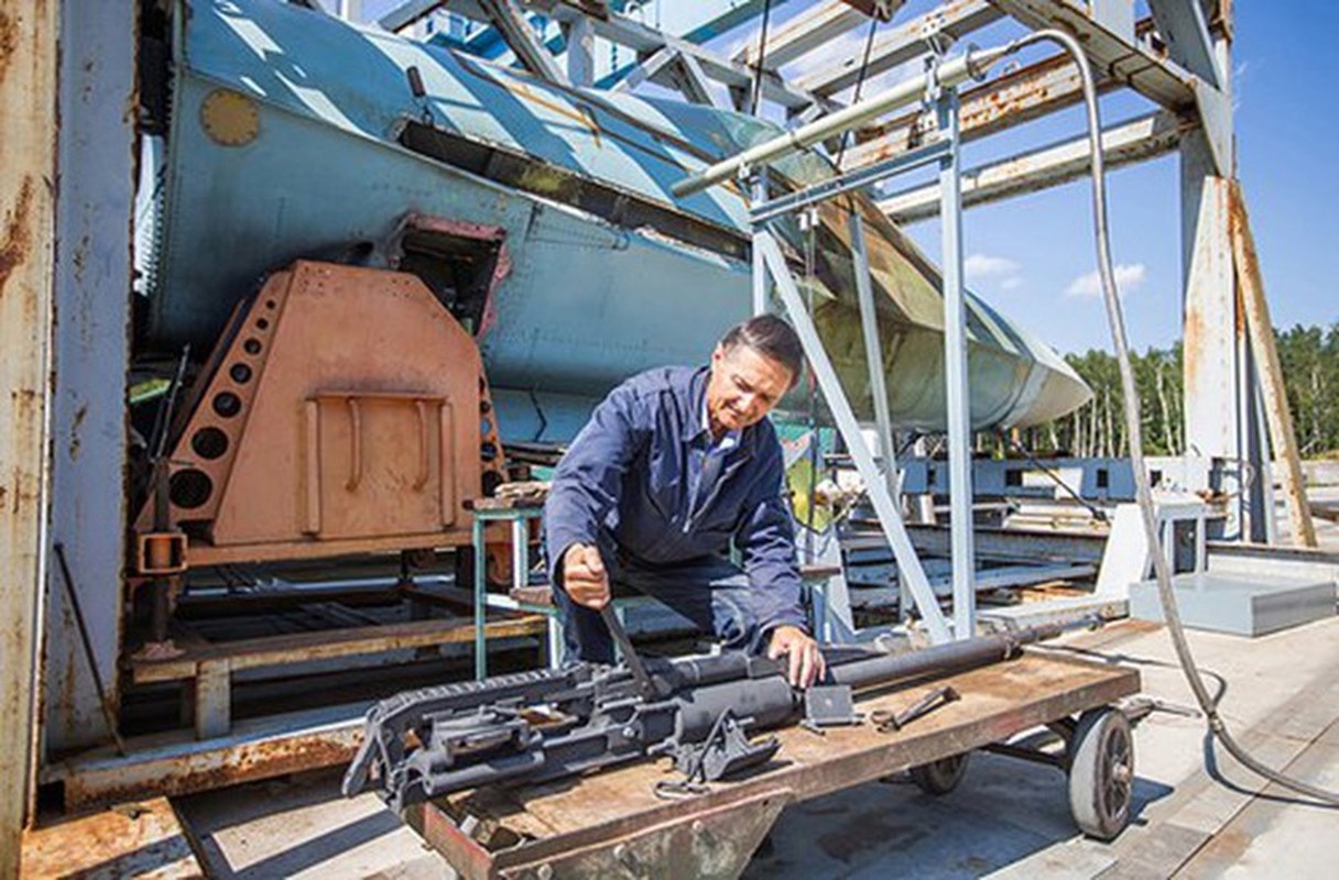 UAV quoc bao Tho Nhi Ky bi phao cao toc tren Su-35 Nga 