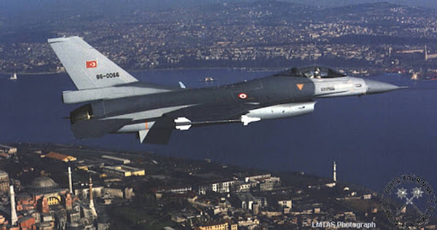 Neu giao tranh, F-16 Tho Nhi Ky co vuot qua duoc S-300 Syria?-Hinh-6