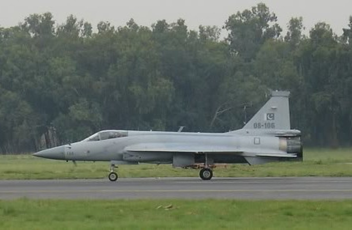 Che bai MiG-35 cua Nga... Trung Quoc xui Iran va Syria mua “quoc bao” J-10-Hinh-7