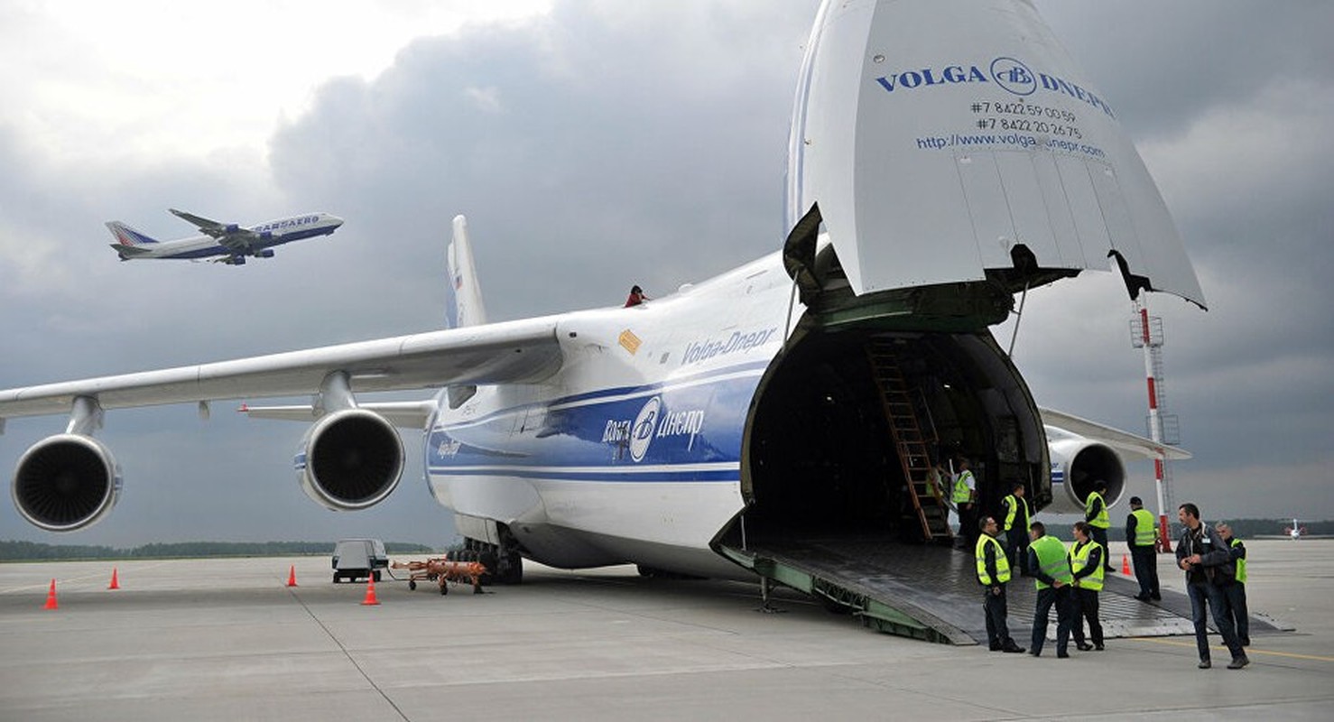 Nga kho khan khi nang cap may bay An-124 do cang thang voi Ukraine-Hinh-4