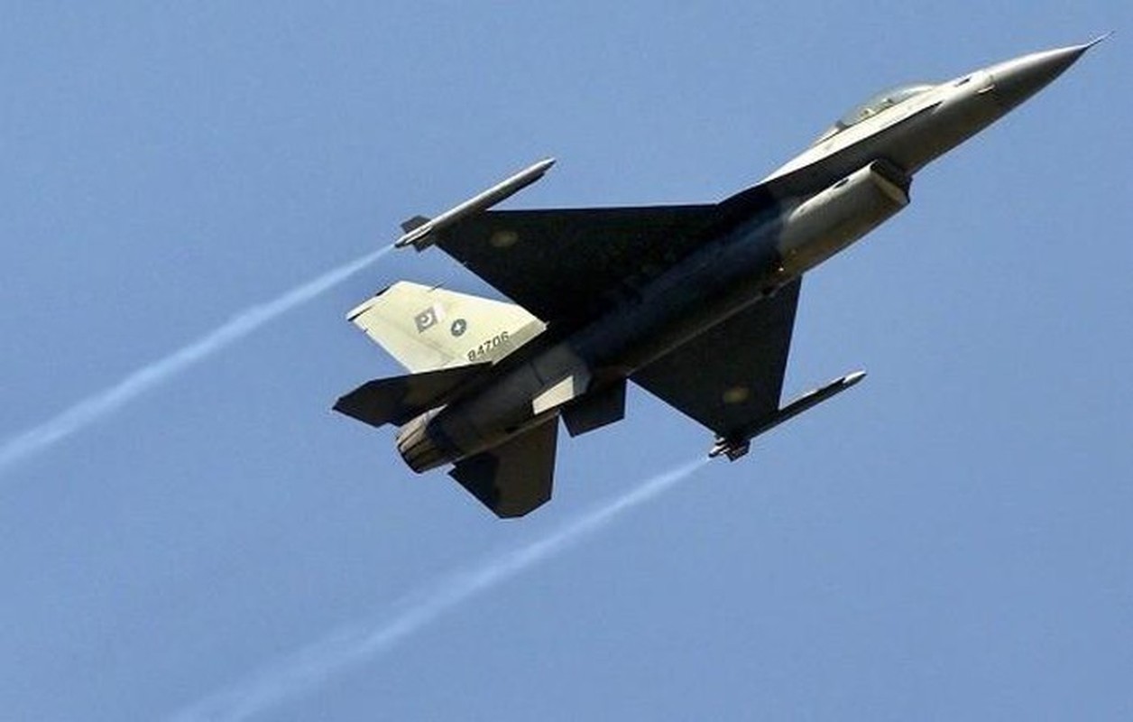 Pakistan muon thay F-16 nhung khong dem xia toi J-10C Trung Quoc: Cua re la cua oi?-Hinh-10