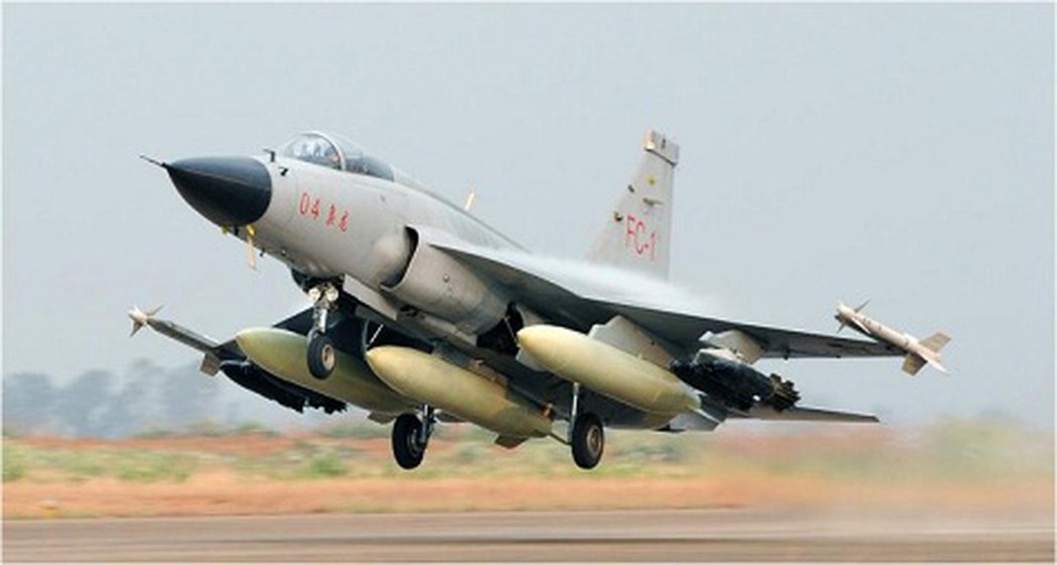 Pakistan muon thay F-16 nhung khong dem xia toi J-10C Trung Quoc: Cua re la cua oi?-Hinh-7