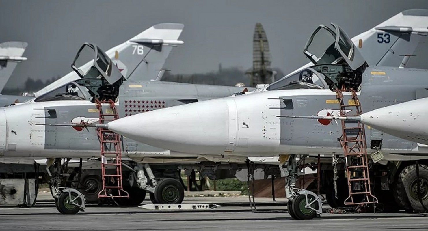 Tang cuong Su-24 toi Hmeimim, Nga - Syria lai ham nong 