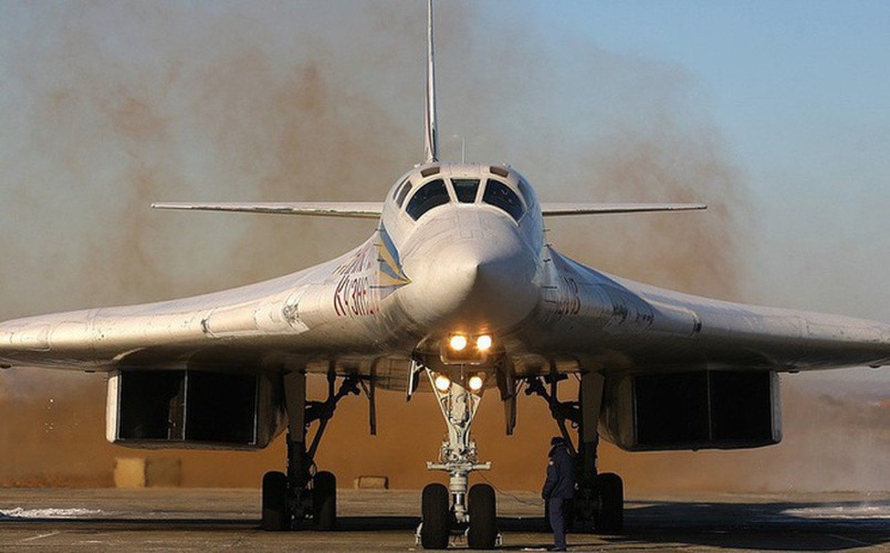 Khong quan Nga se duoc tang cuong Tu-160M va Tu-160M2... NATO muon phan kinh so-Hinh-4