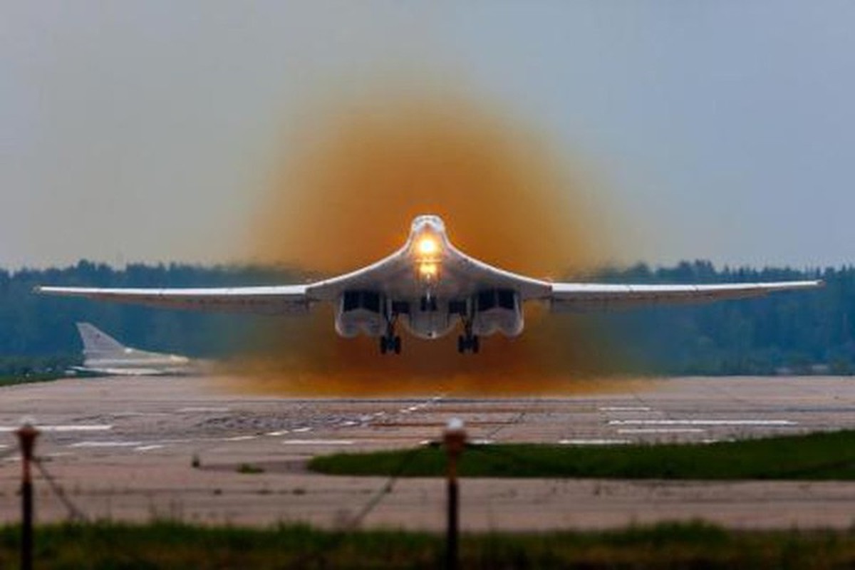 Khong quan Nga se duoc tang cuong Tu-160M va Tu-160M2... NATO muon phan kinh so-Hinh-9