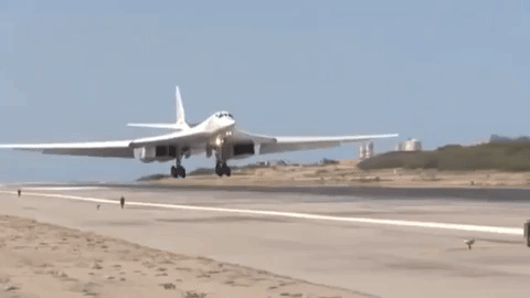Khong quan Nga se duoc tang cuong Tu-160M va Tu-160M2... NATO muon phan kinh so