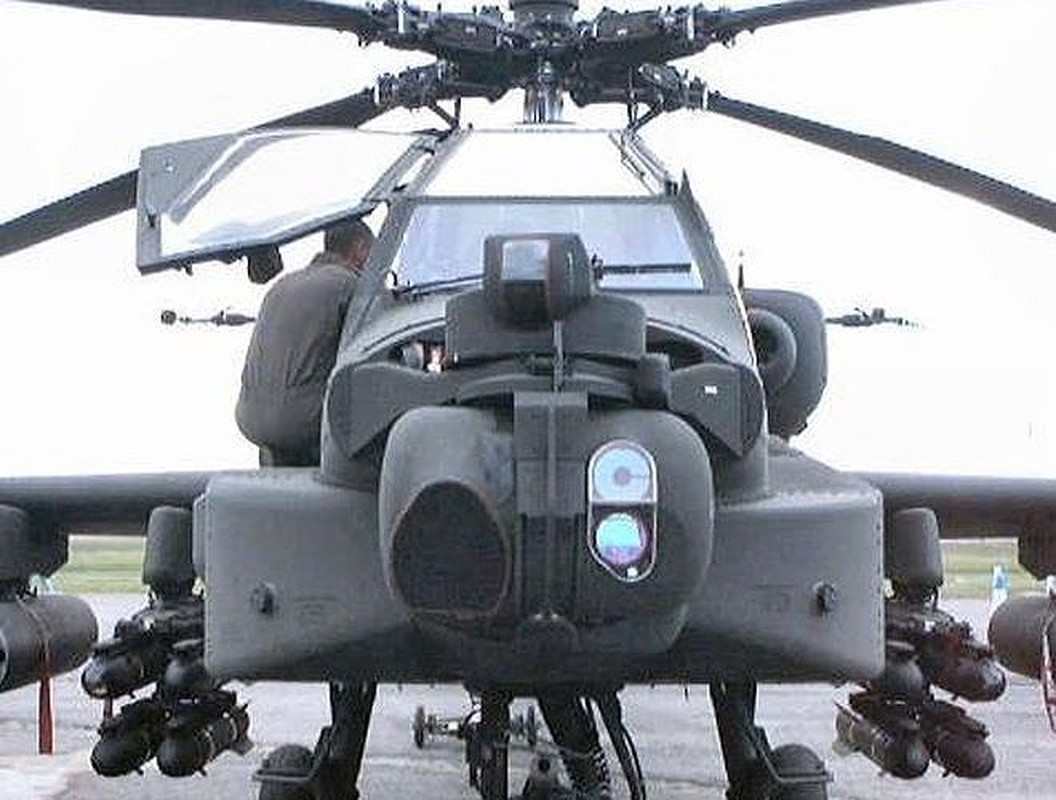 Chua kip thi uy, AH-64E Apache An Do da phai ha canh khan cap tren.. canh dong-Hinh-13