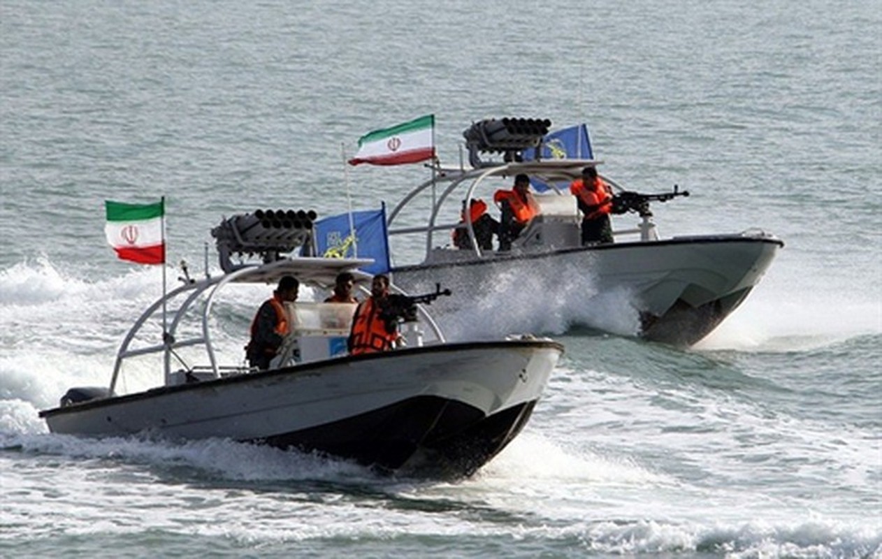 Xuong cao toc Iran mang vu khi gi ma tu tin 