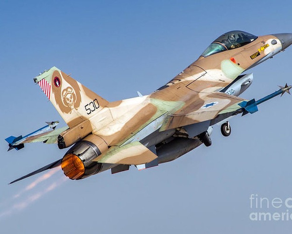 Khong quan Israel tan cong du doi Damascus dap tra phong khong Syria ban F-16-Hinh-11
