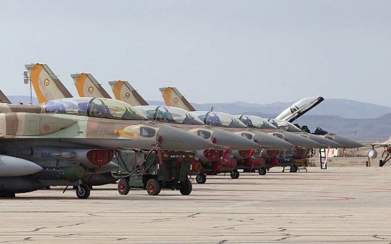 Khong quan Israel tan cong du doi Damascus dap tra phong khong Syria ban F-16-Hinh-3