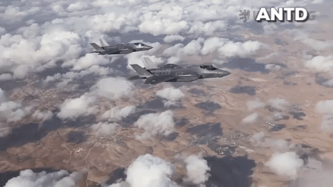 Israel mo rong phi doi F-35, phong khong Nga - Syria giat minh thon thot