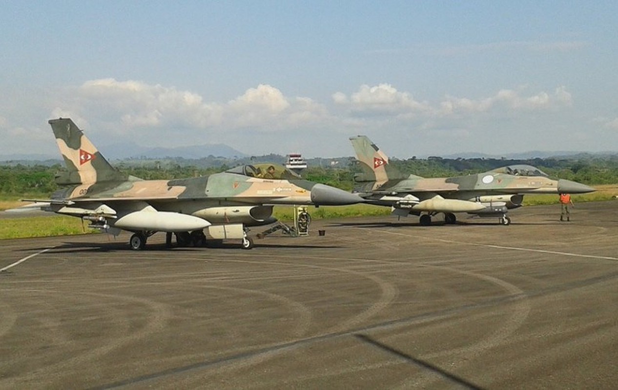Lan dau F-16 va Su-30MK2 Venezuela phoi hop bay ho tong tau dau Iran-Hinh-16
