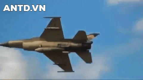 Lan dau F-16 va Su-30MK2 Venezuela phoi hop bay ho tong tau dau Iran-Hinh-3