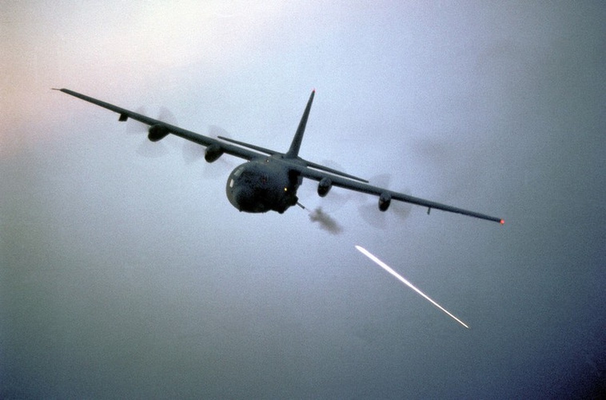 Cuong kich AC-130J cua My co them he thong vu khi laser cuc dang so-Hinh-17