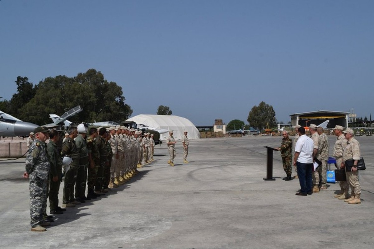 Nga lien tuc vien tro vu khi cho quan doi Syria chuan bi danh lon-Hinh-11