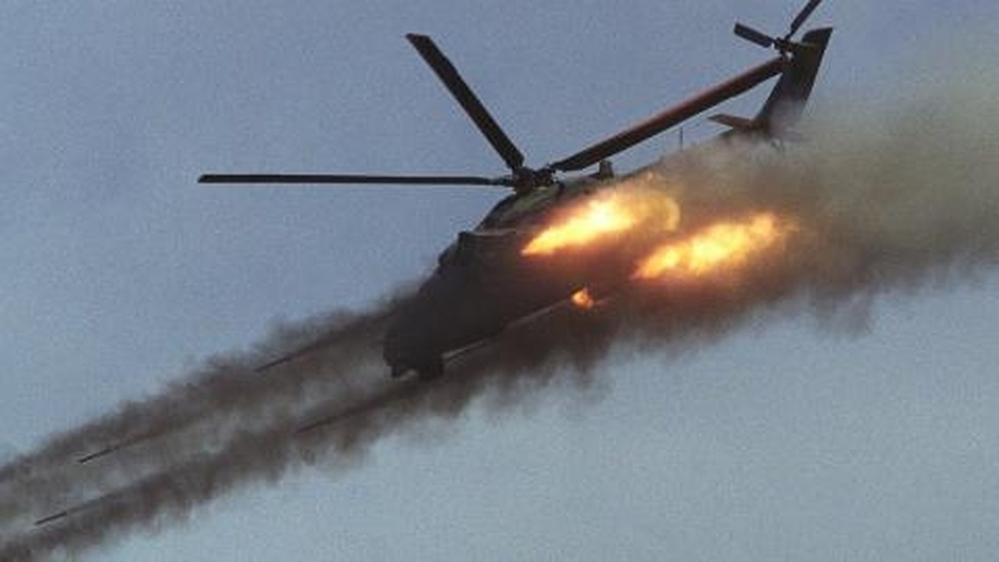 Soi truc thang Mi-24 Ai Cap mang rocket S-80 pho dien suc manh o Libya-Hinh-5