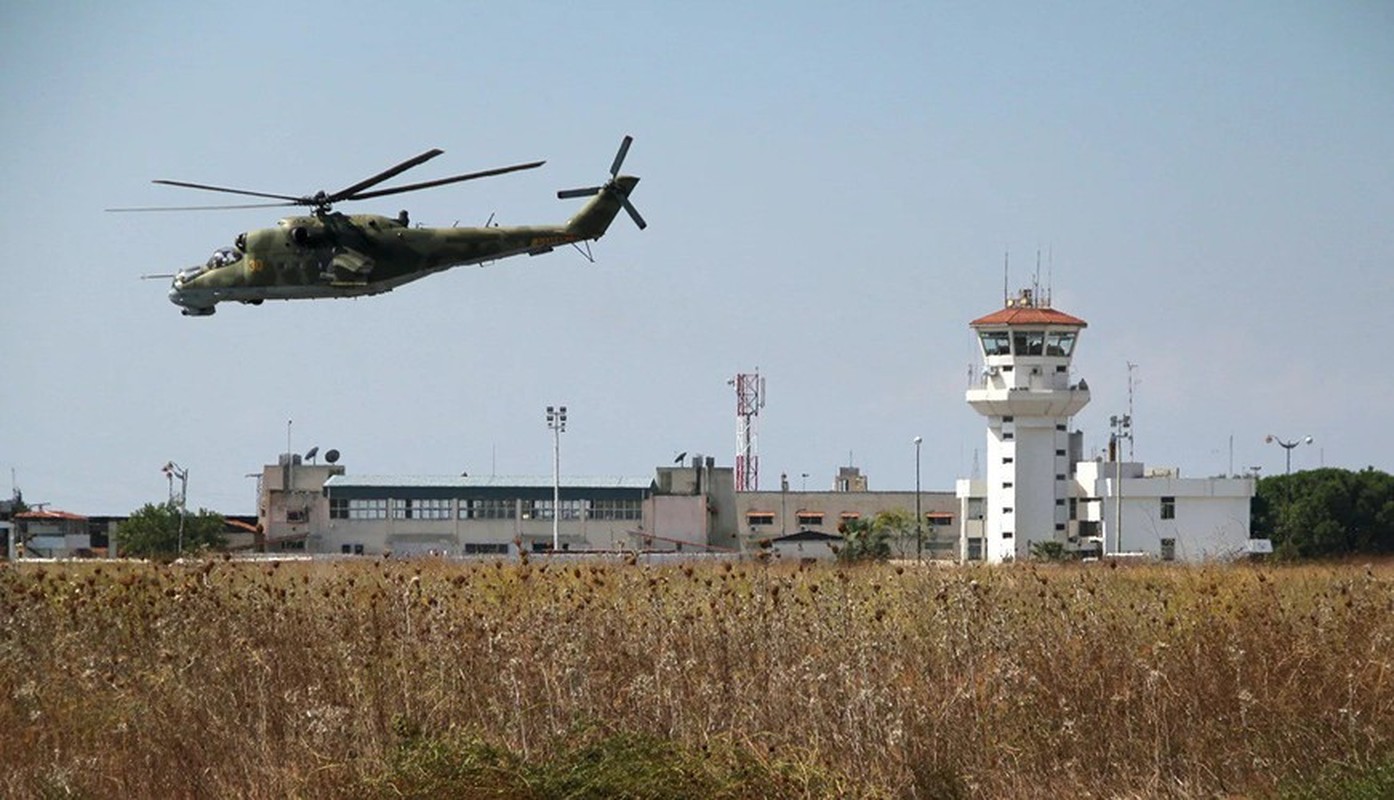 Khong quan Nga tan cong, ban pha du doi can cu phien quan o Syria-Hinh-14