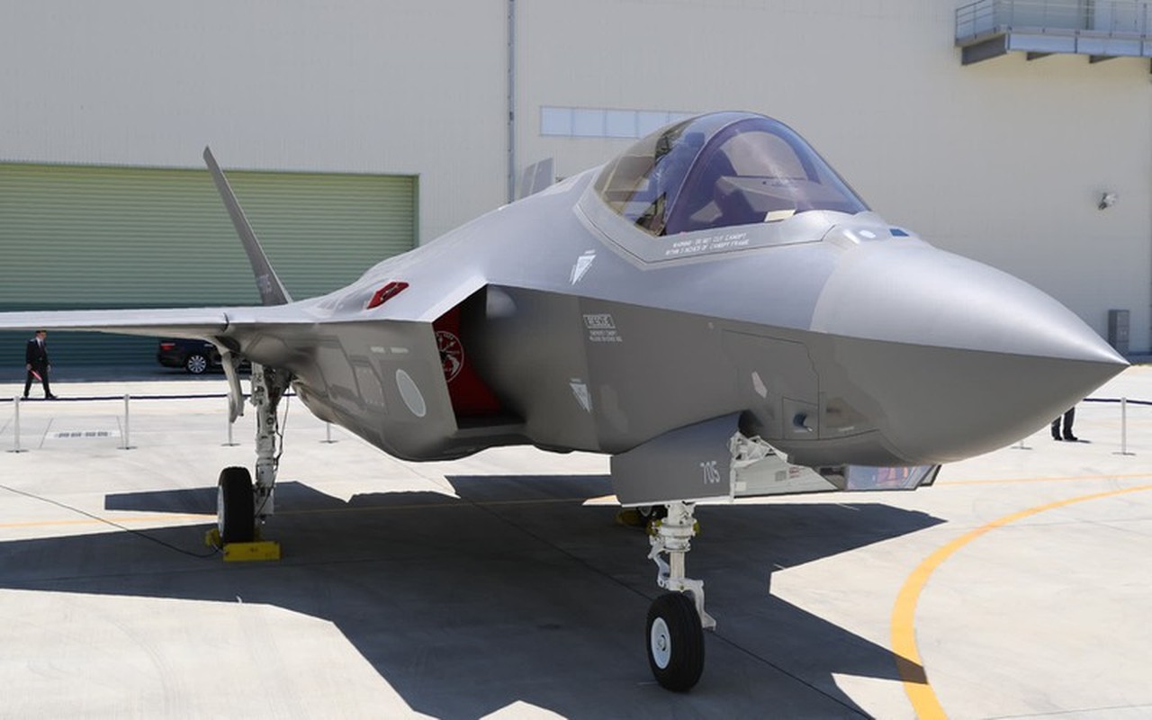 Nhat Ban nhan them 105 tiem kich F-35, Trung Quoc co 