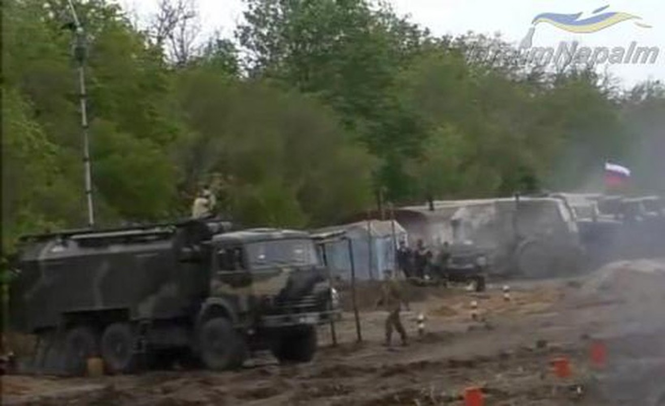 Ukraine ap che phong khong S-400 cua Nga bang vu khi bi mat?-Hinh-11