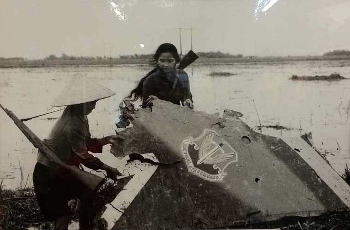 Quan dan Viet Nam tung ban ha may bay F-111 bang vu khi gi?-Hinh-3